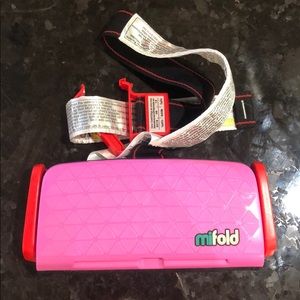 Mifold booster seat